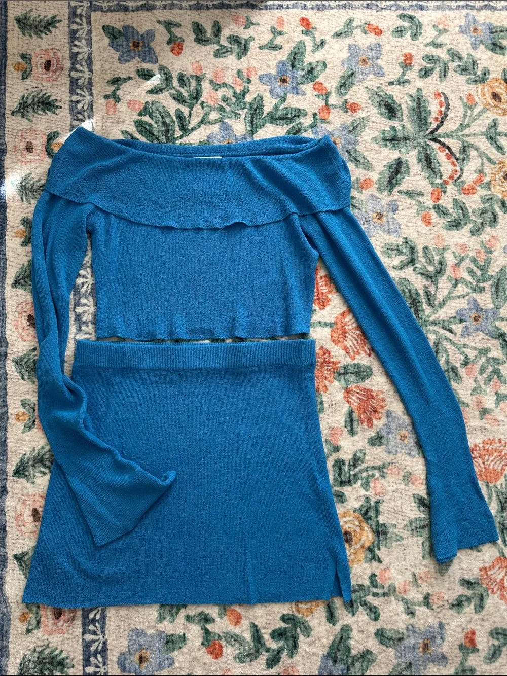 Meshki Bright Blue Off-Shoulder Crop Sweater Top - Picture 2 of 2
